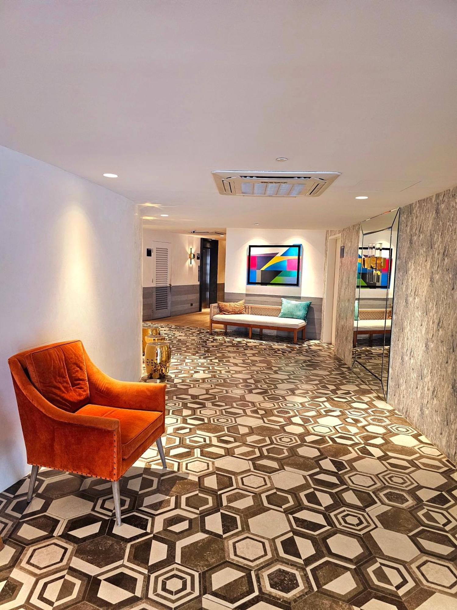Acellyne'S Suites At The Residences At Commonwealth By Century Quezon City Zewnętrze zdjęcie