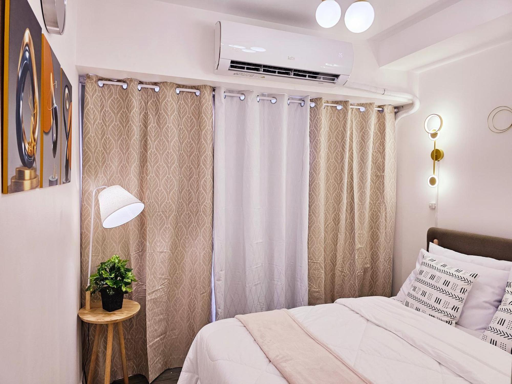 Acellyne'S Suites At The Residences At Commonwealth By Century Quezon City Zewnętrze zdjęcie