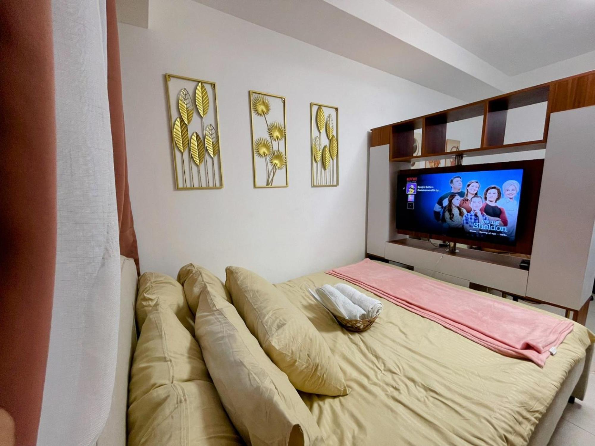 Acellyne'S Suites At The Residences At Commonwealth By Century Quezon City Pokój zdjęcie