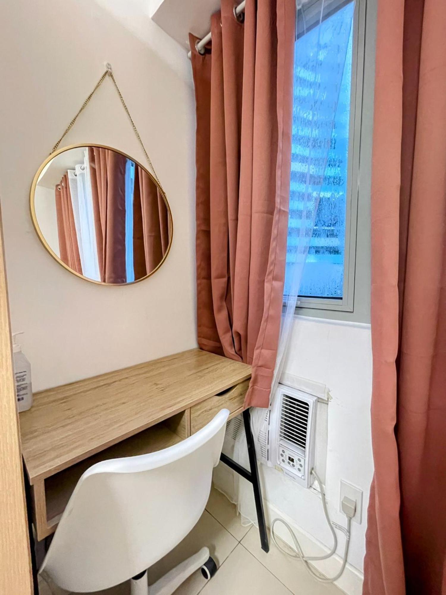 Acellyne'S Suites At The Residences At Commonwealth By Century Quezon City Pokój zdjęcie