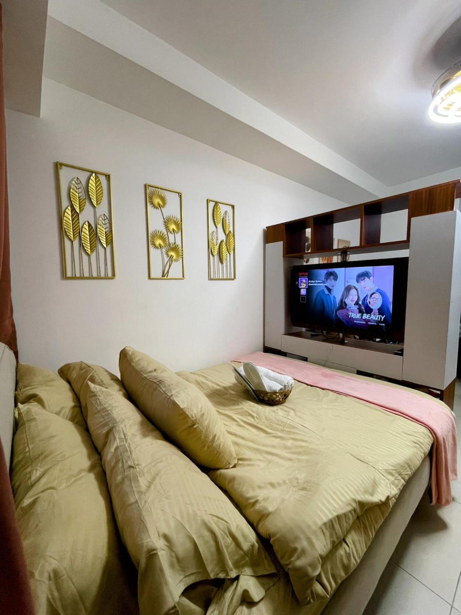 Acellyne'S Suites At The Residences At Commonwealth By Century Quezon City Pokój zdjęcie