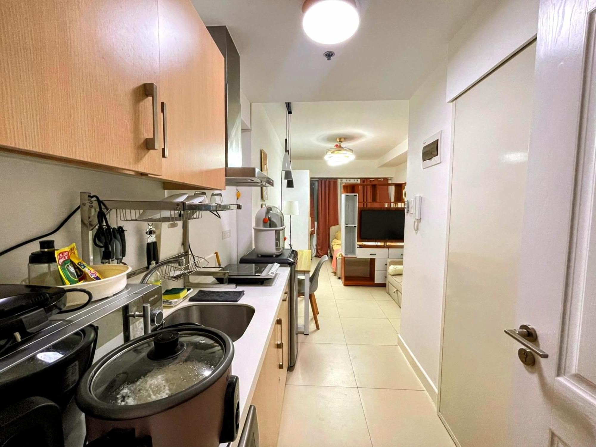 Acellyne'S Suites At The Residences At Commonwealth By Century Quezon City Pokój zdjęcie
