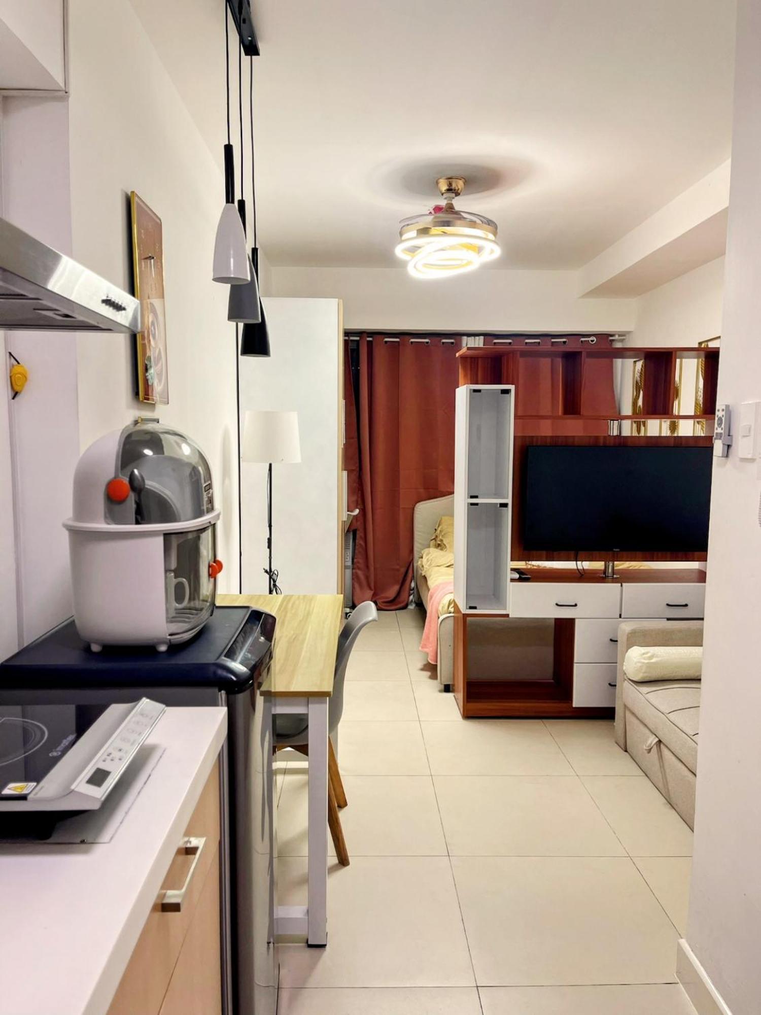 Acellyne'S Suites At The Residences At Commonwealth By Century Quezon City Pokój zdjęcie