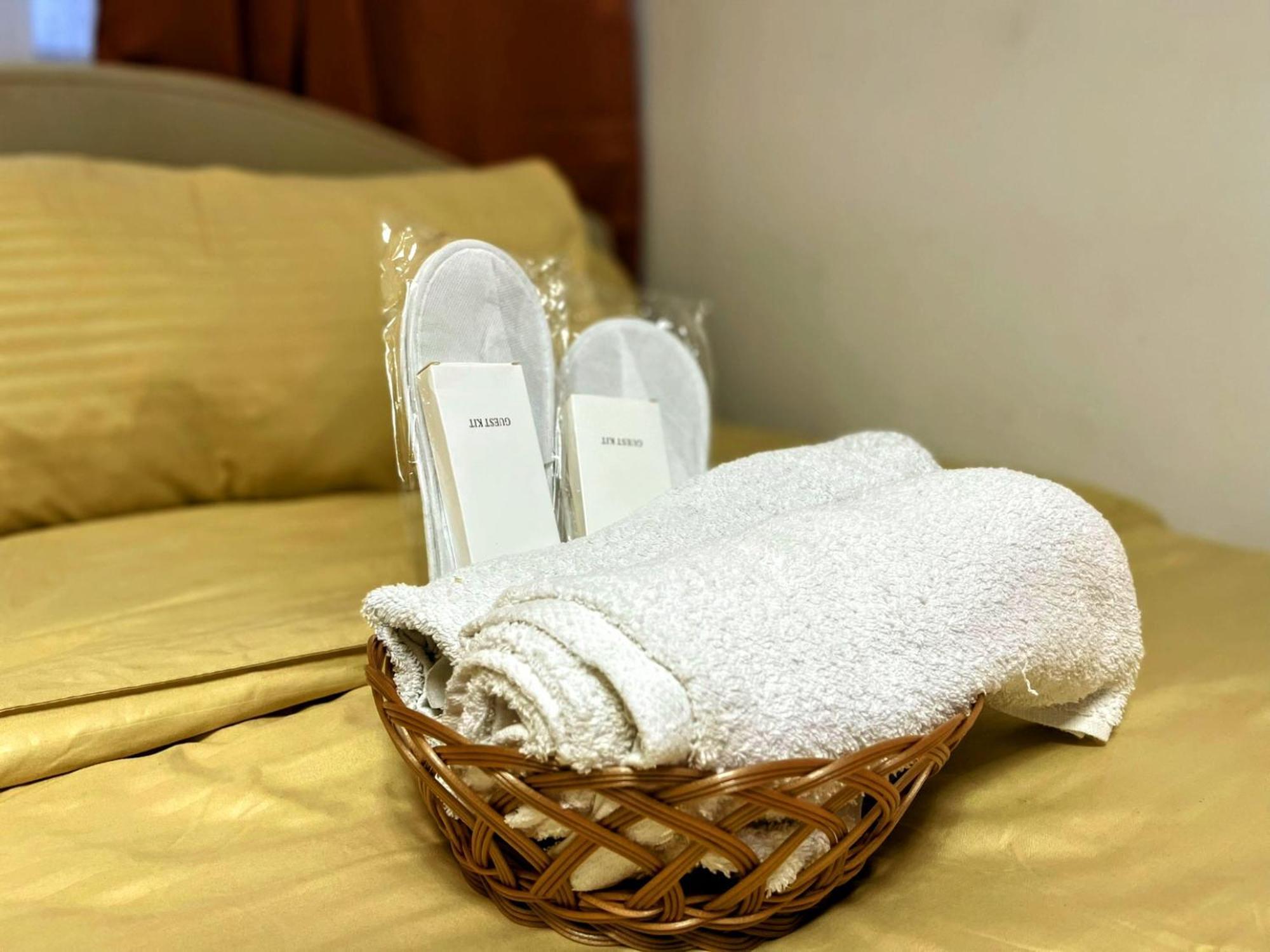 Acellyne'S Suites At The Residences At Commonwealth By Century Quezon City Pokój zdjęcie